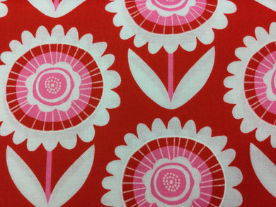 Fabric - Large Daisy Flowers on Red
